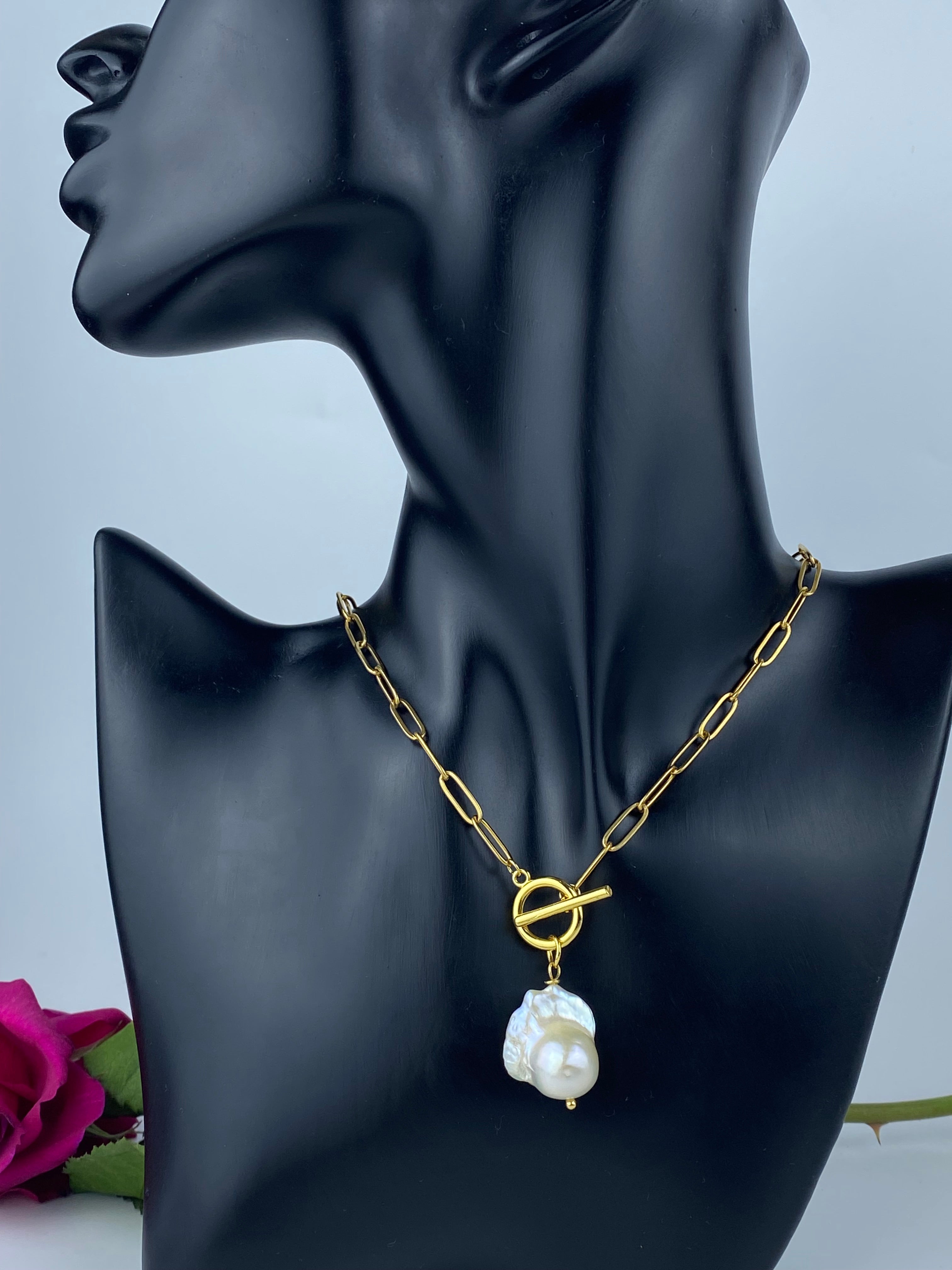 Gold Paperclip Chain Necklace with Big Baroque Pearl | Statement Pearl Pendant Necklace