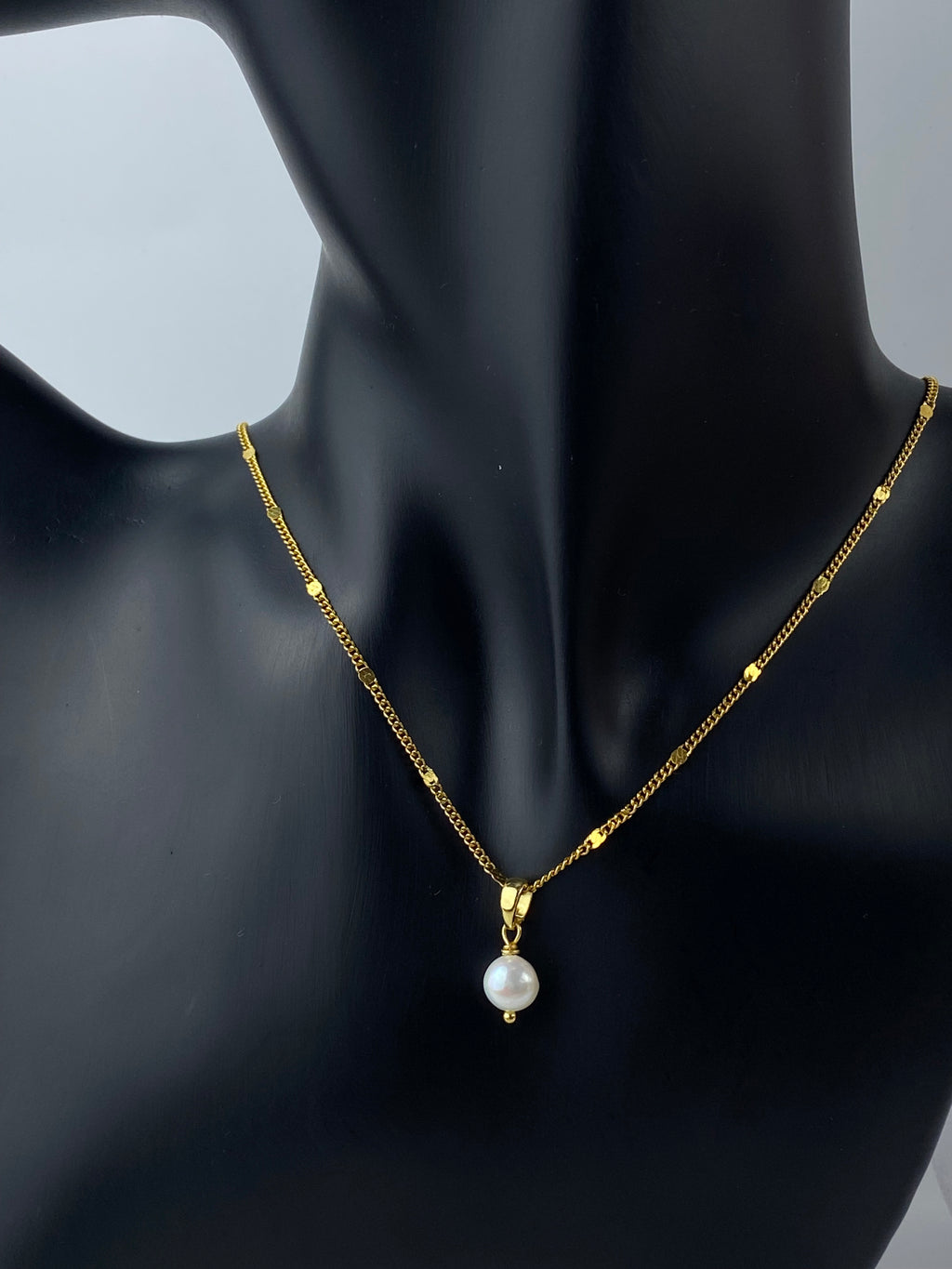 Minimalist Freshwater Pearl Pendant Necklace | 18k Gold Plated Satellite Chain | Freshwater Pearl Drop.