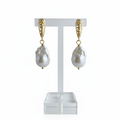 Baroque Pearl Earrings – Display Stand