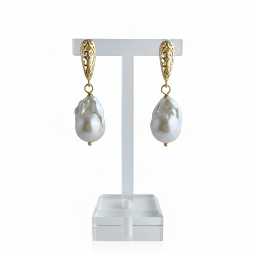 Baroque Pearl Earrings – Display Stand