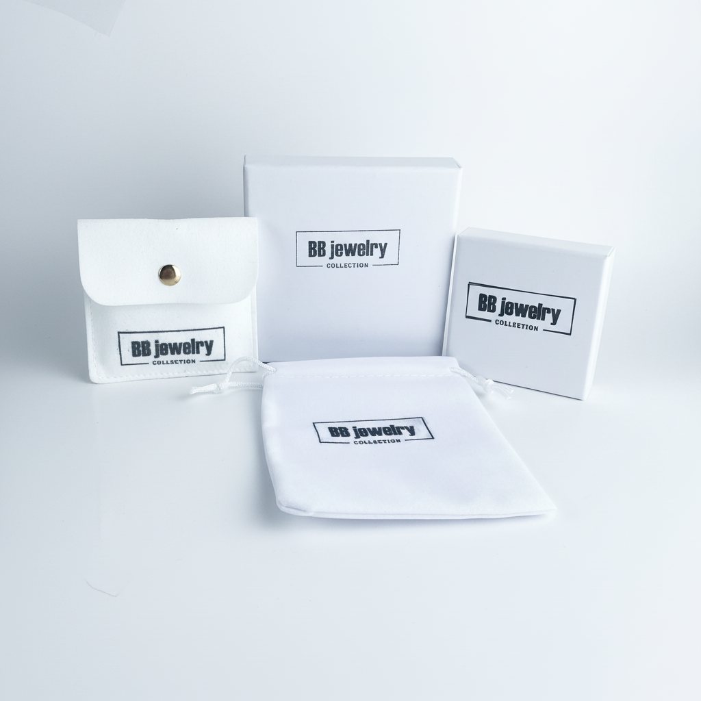 BB jewelry packaging with glossy white background