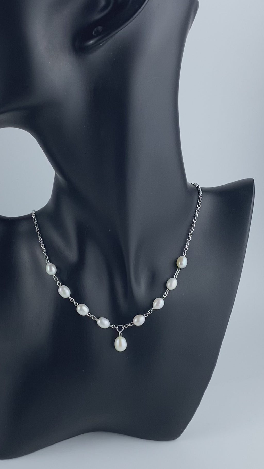 V-Shaped Pearl Necklace