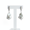 Silver Baroque Pearl Earrings – Display Stand